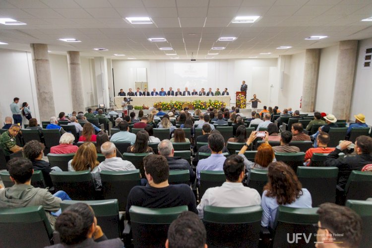 Roda de Conversa na UFV discute combate à violência contra a pessoa idosa