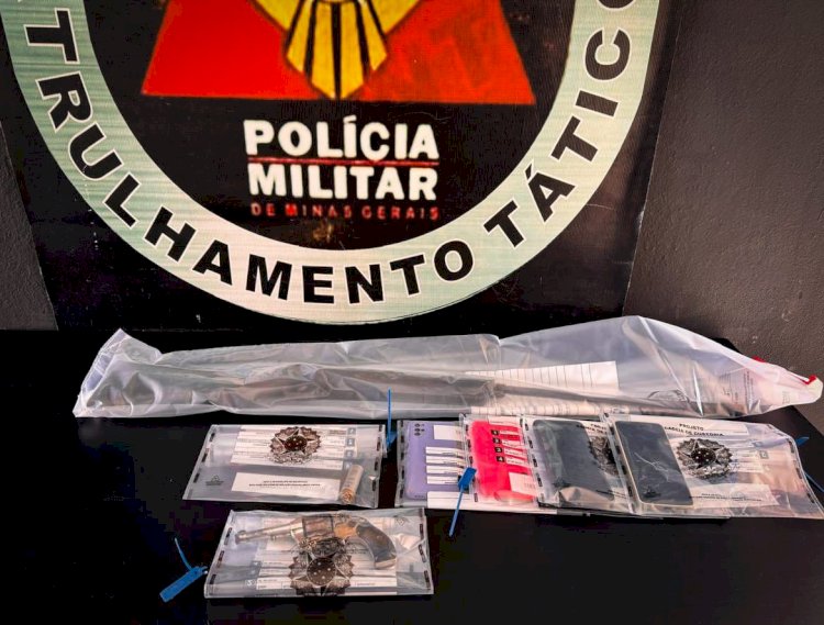 Polícia apreende armas de fogo e drogas na Barrinha, em Viçosa