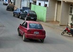 Polícia recupera veículo roubado e prende suspeito em Ervália