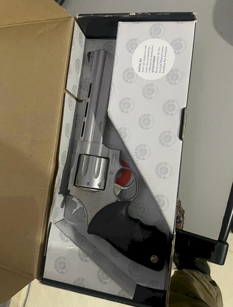 Polícia apreende arma de fogo em Teixeiras