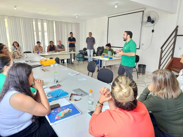 PMV e diretores de escolas municipais discutem ações pedagógicas
