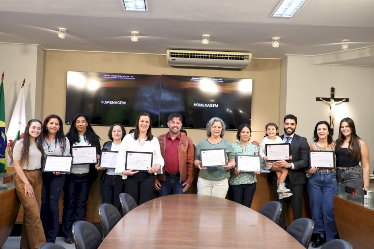 Câmara homenageia Centro Educacional Lápis de Cor pelos 25 anos de atividade