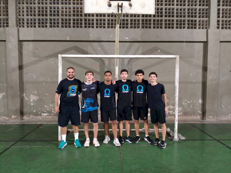 Jevs fecham primeira semana com seis partidas na Praça de Esportes