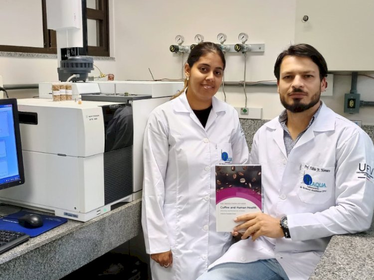 Pesquisadores da UFV participam de livro estrangeiro sobre café