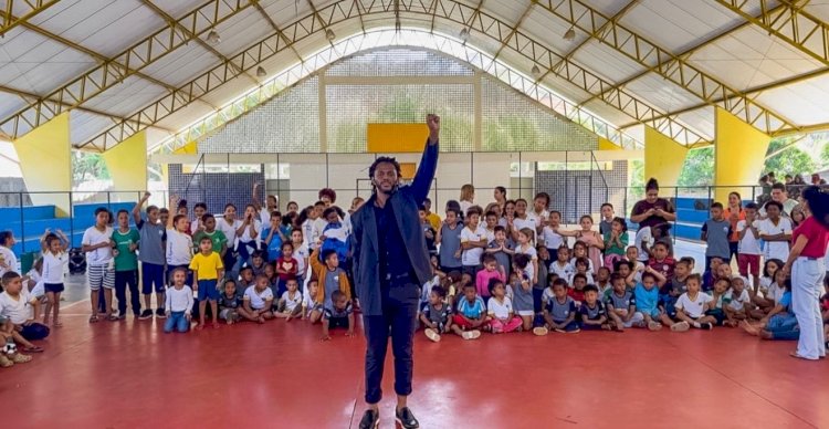 Bailarino viçosense realiza  turnê com espetáculo que celebra a resistência e ancestralidade negra