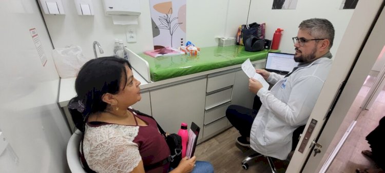 Prefeitura realiza consultas e exames com apoio de carreta