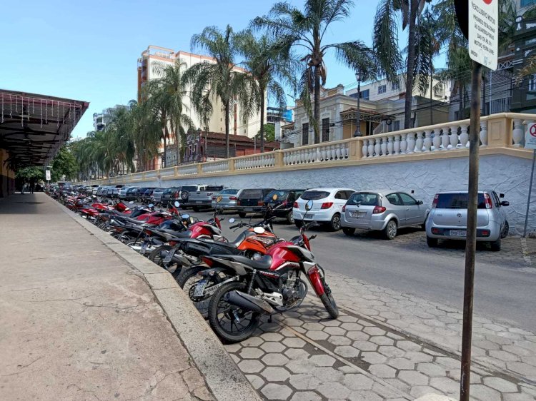 PMV restaura balaustrada da Bueno Brandão