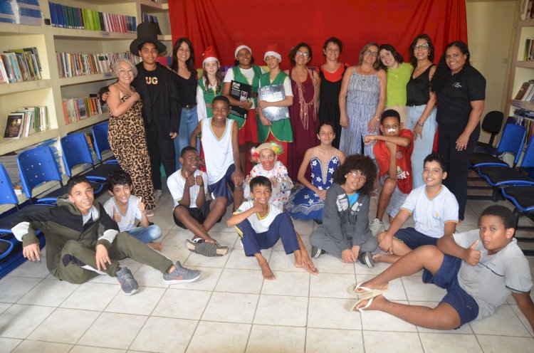 CEA realiza teatros natalinos às escolas de Viçosa