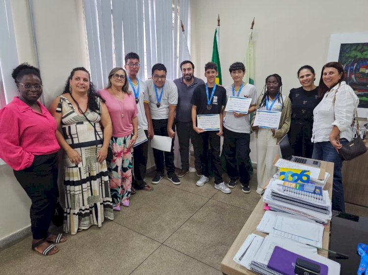 Cinco alunos da rede municipal são aprovados no Coluni