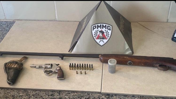 Um homem foi preso por posse ilegal de arma de fogo no distrito de Cachoeirinha, em Viçosa