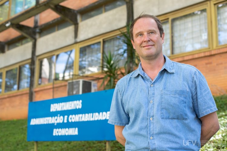 Professor da UFV lança livro sobre o Observatório da Cultura de BH no CCBB