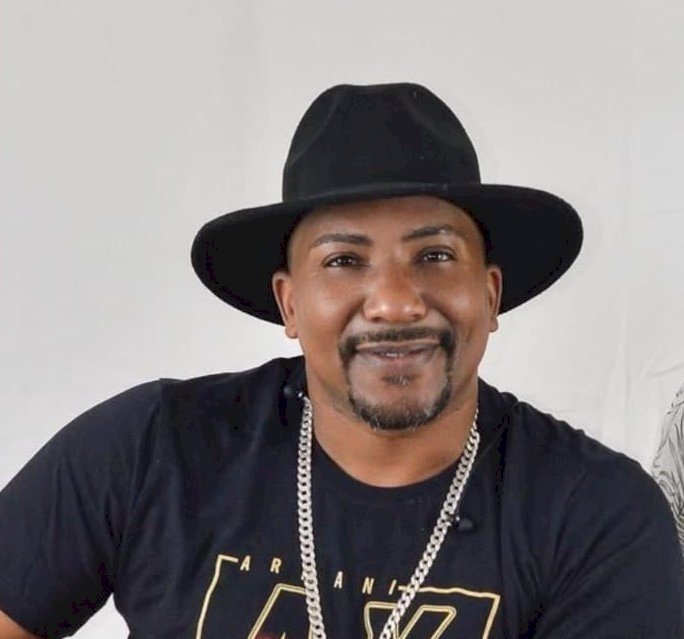 Cantor morre atropelado em Ervália