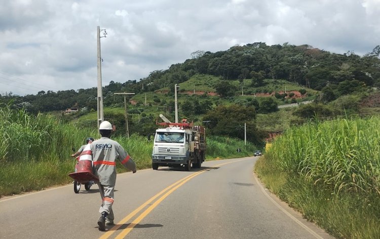 Programa Ilumina Mais Viçosa instala postes na rodovia Oraida de Castro
