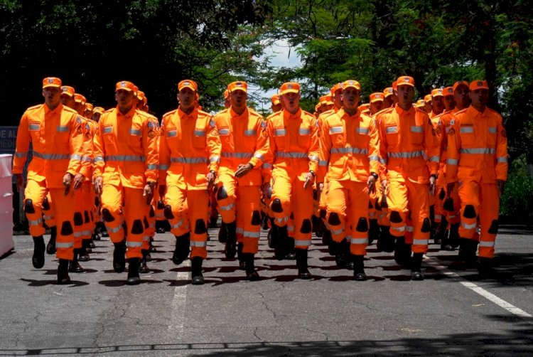Corpo de Bombeiros abre concurso com 342 vagas e salários de até R$ 11,5 mil