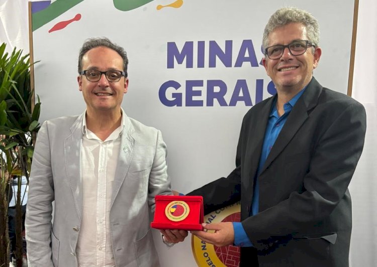 Viçosa recebe Selo Ouro do Governo Federal por excelência na alfabetização infantil