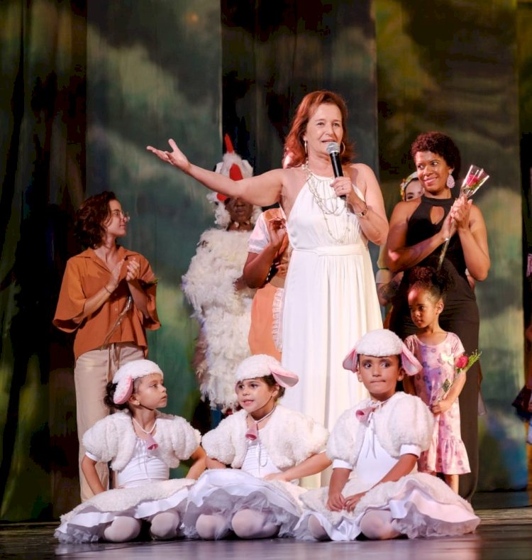 Fundadora da primeira escola de dança de Viçosa é premiada