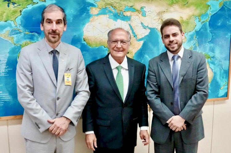 UFV avança na criação de hospital universitário após agenda em Brasília