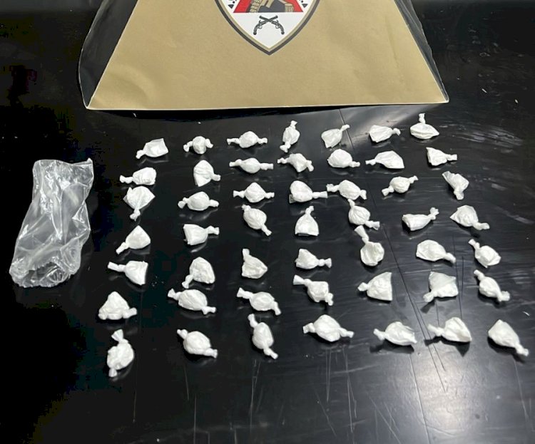 Adolescente é detido com drogas no centro de Ervália