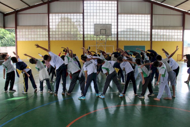Grupo Impacto de Dança leva cultura hip-hop e oficinas a estudantes na Escola Anita Chequer