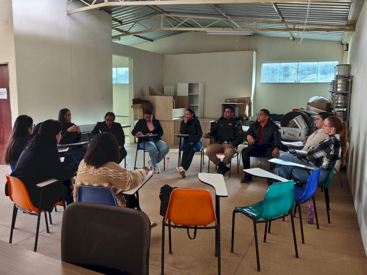 Polícia Militar e órgãos de Cajuri se reúnem para discutir rede de proteção a jovens e plano socioeducativo