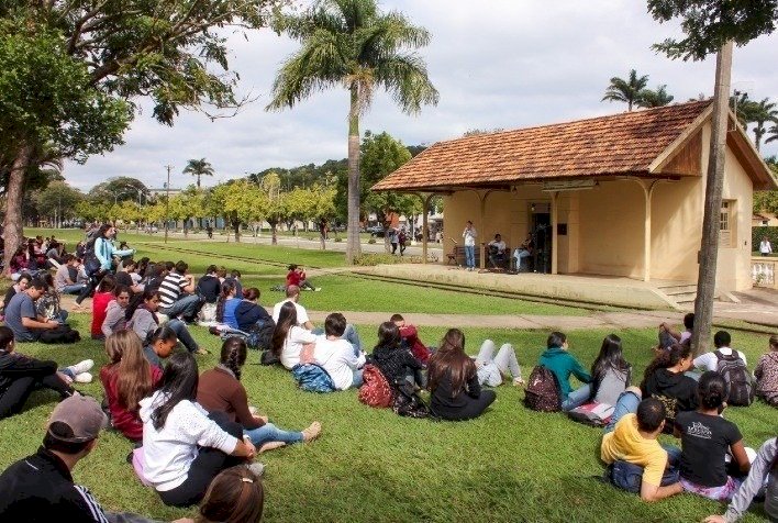 Quinta Cultural da UFV recebe Projeto Peter is Shy