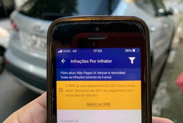 Multas de trânsito podem ter até 40Þdesconto em aplicativo