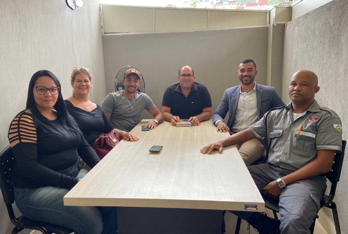 Nova diretoria da Associação do Transporte Escolar de Viçosa visita a Diretran
