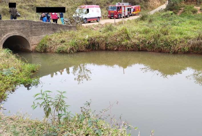 Irmãos de 21 e 24 anos morrem afogados na zona rural de Viçosa