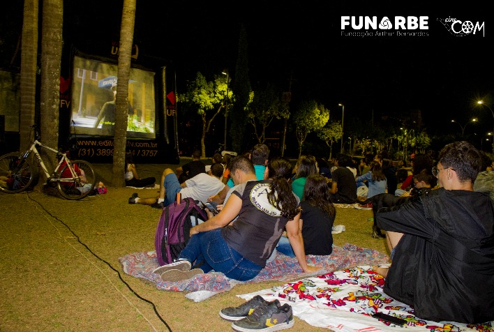Cinecom da UFV exibe ‘A Família Addams’ em sessão gratuita ao ar livre neste domingo