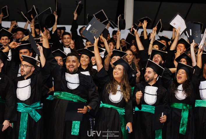 UFV forma mais de 500 novos profissionais de ciências Humanas e Biológicas