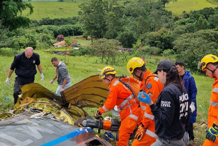 Queda de avião deixa sete mortos no Sul de Minas