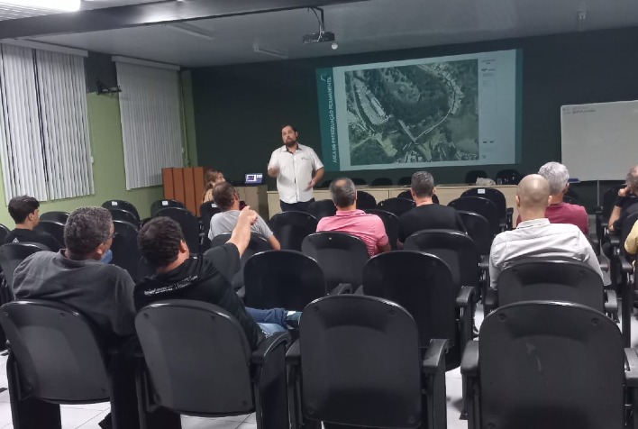 Plano de manejo da cachoeira de Silvestre é discutido com a comunidade