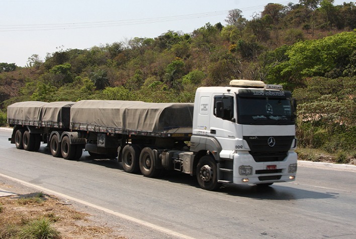 Veículos de grande porte terão tráfego restrito nas rodovias estaduais durante feriado de Semana Santa