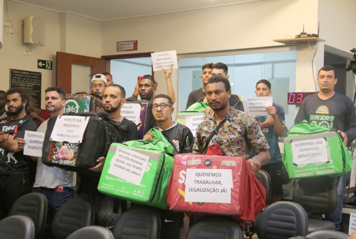 Câmara de Viçosa vai analisar projeto que desobriga entregador a entrar em prédios