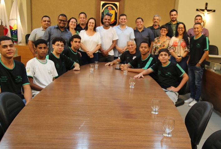 Câmara debate iniciativa de formação ambiental na Escola Estadual Santa Rita de Cássia
