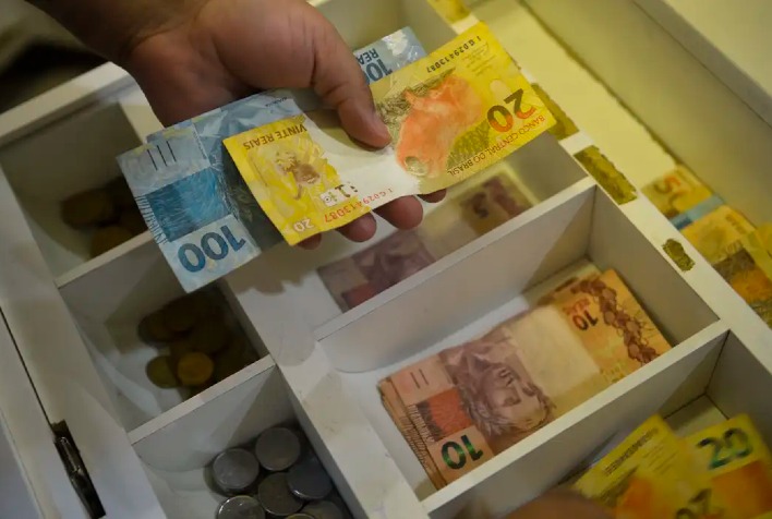 Caixa libera abono do PIS/Pasep para nascidos em março e abril