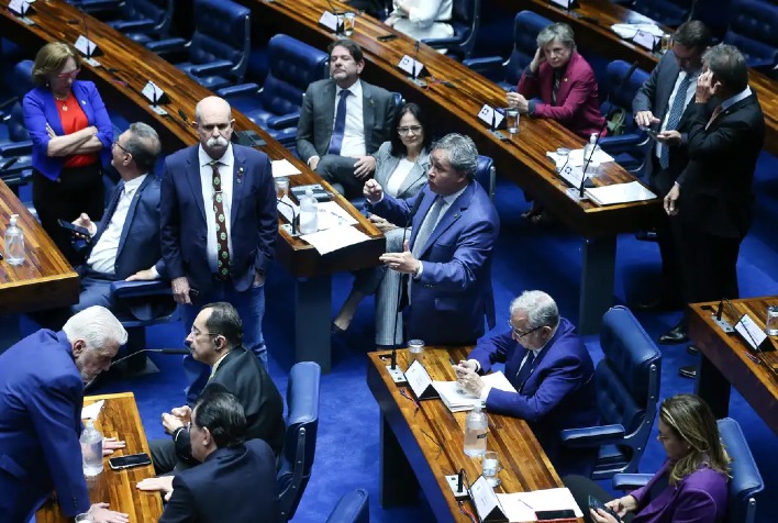 Senado aprova PEC sobre criminalização da posse de drogas