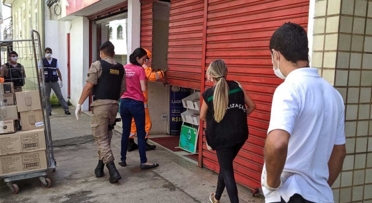 Lojas Americanas é fechada pela PMV