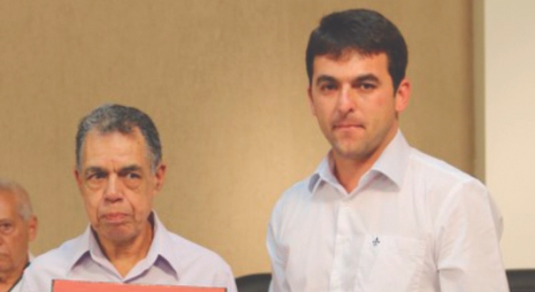 CMV presta homenagem a José Paiva